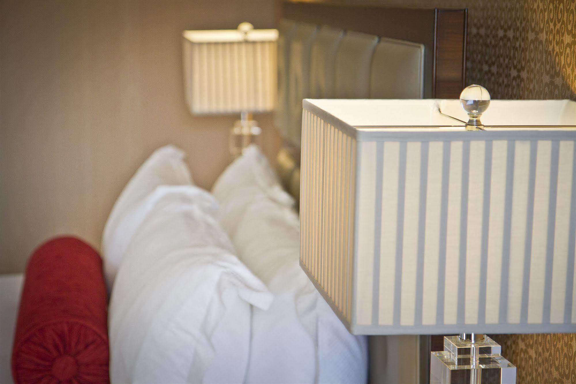 Town & Country Inn And Suites Чарлстон Екстер'єр фото