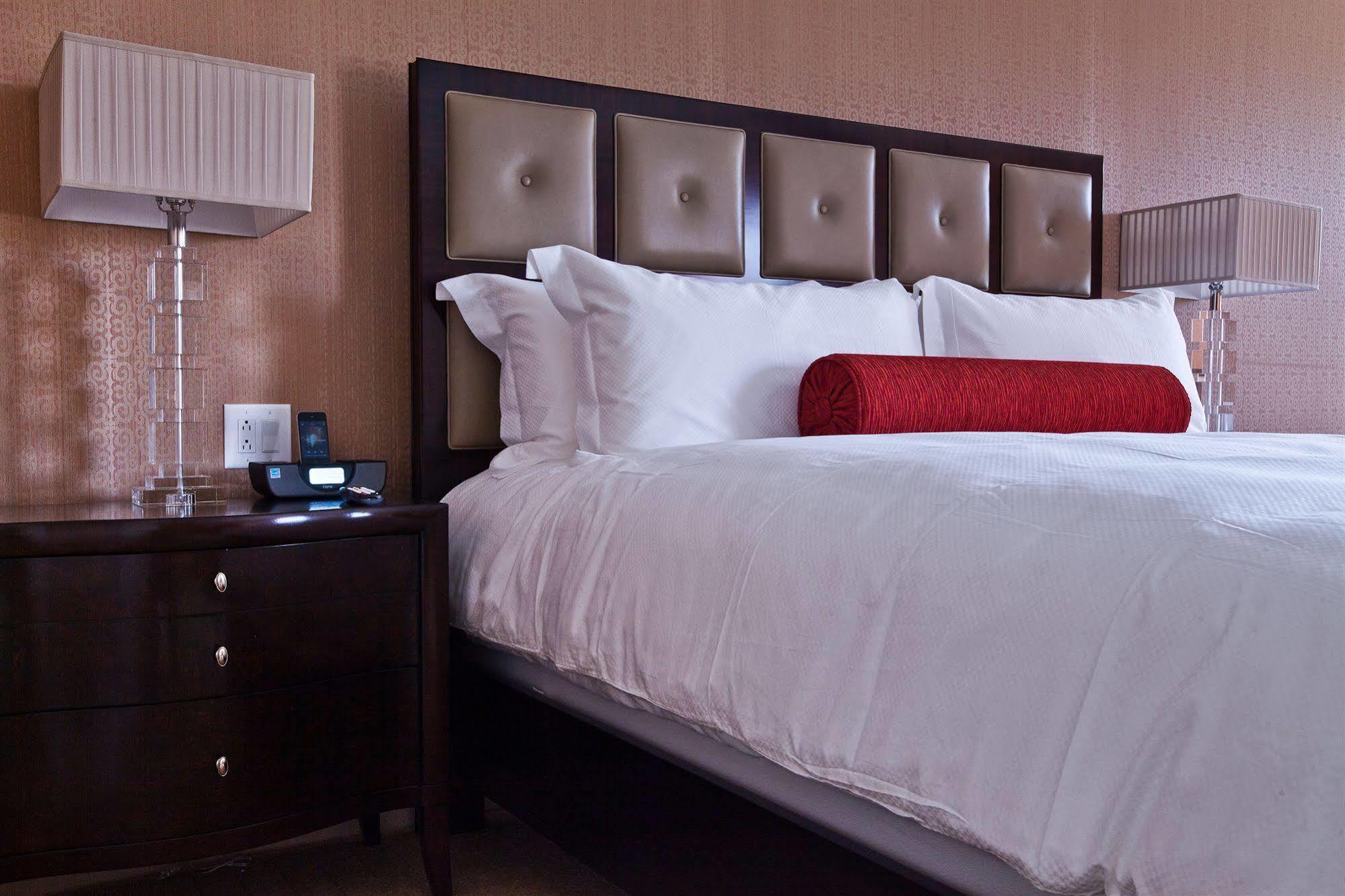 Town & Country Inn And Suites Чарлстон Екстер'єр фото