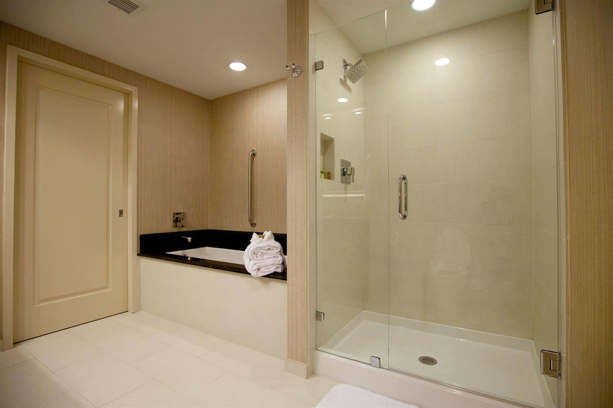 Town & Country Inn And Suites Чарлстон Екстер'єр фото
